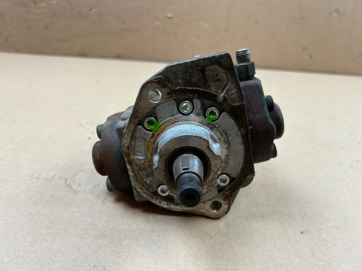 Opel polttoainepumppu 55575409 Käytetty image 3