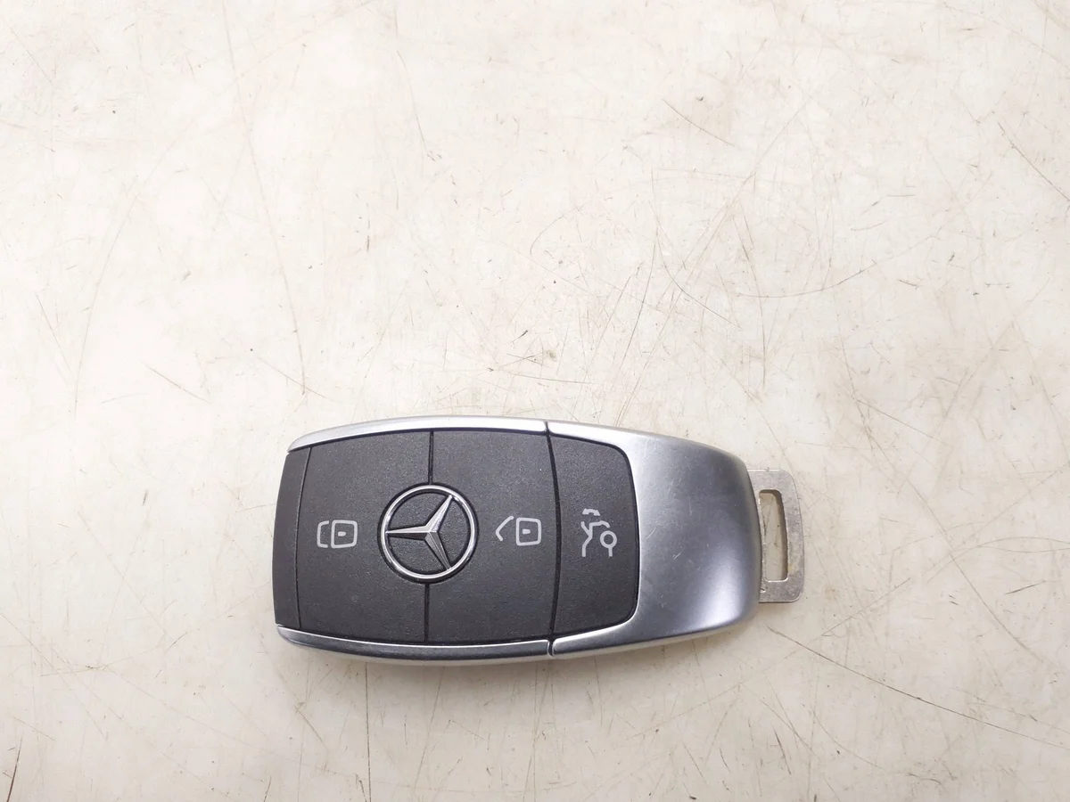 MERCEDES GLA H247 2024 Nyckel skal A1779050908
