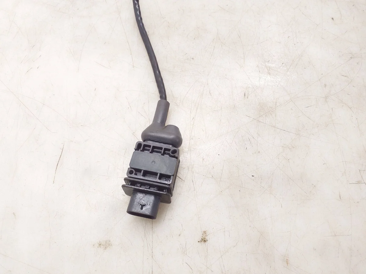Sensor Temperatura Gases Escape Mercedes W177 A0009051610 image 3