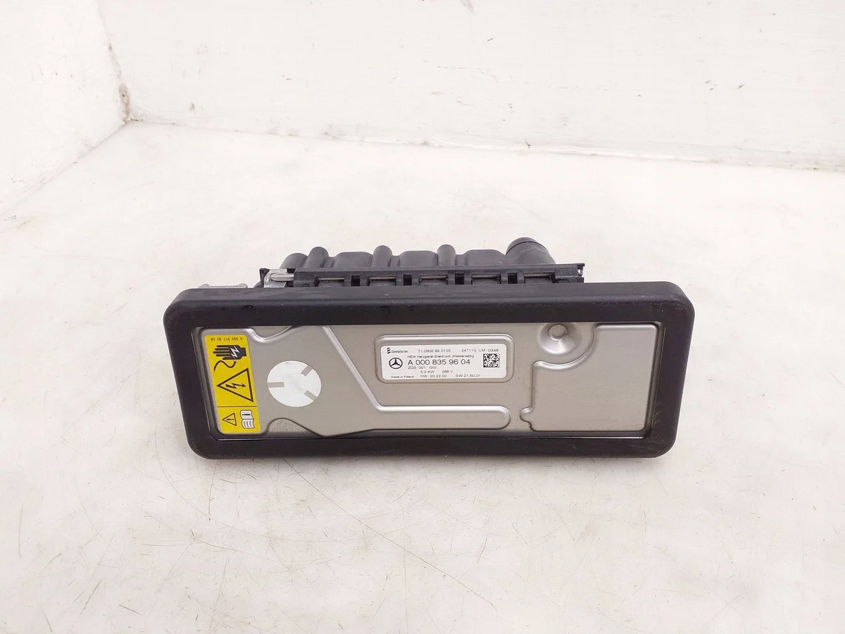 Mercedes GLA H247 Kühlmittelheizer A0008359604 image 5