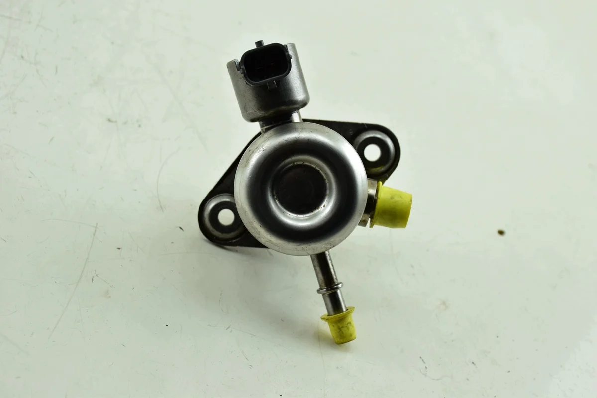 Polttoainepumppu Ford Mondeo MK4 2.0 EcoBoost AG9E-9D376-AA thumbnail 3
