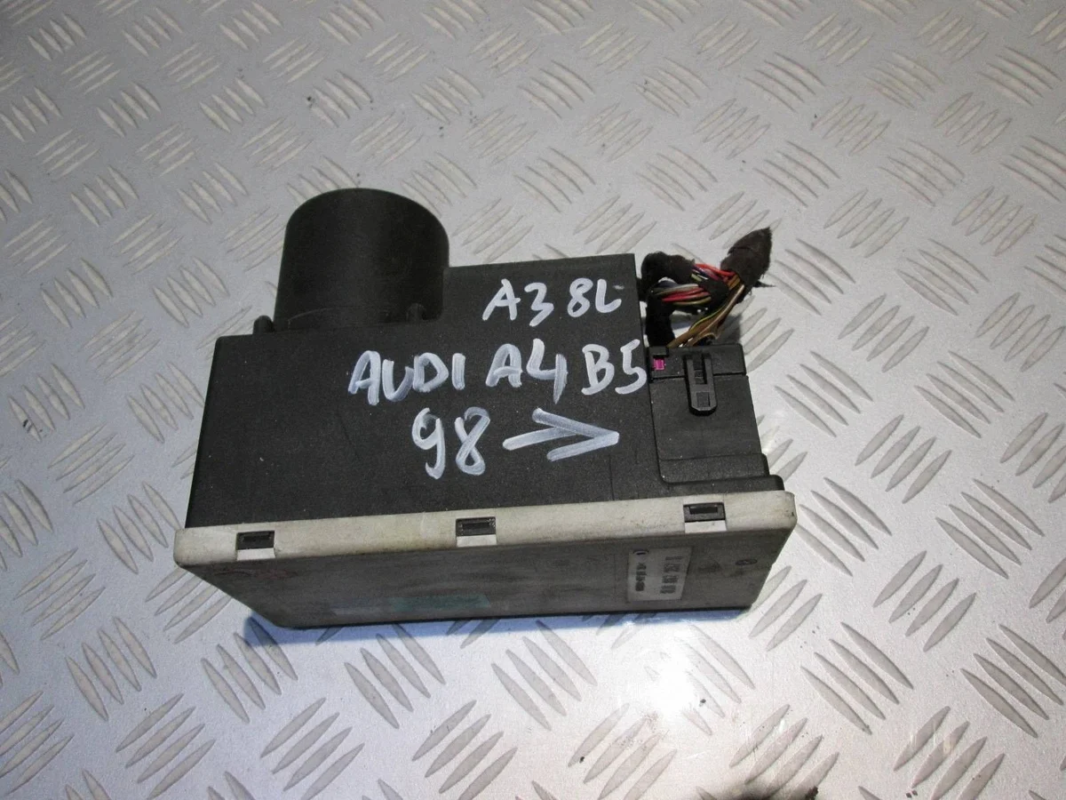 Bomba Fecho Central Audi A3 A4 8L0862257K