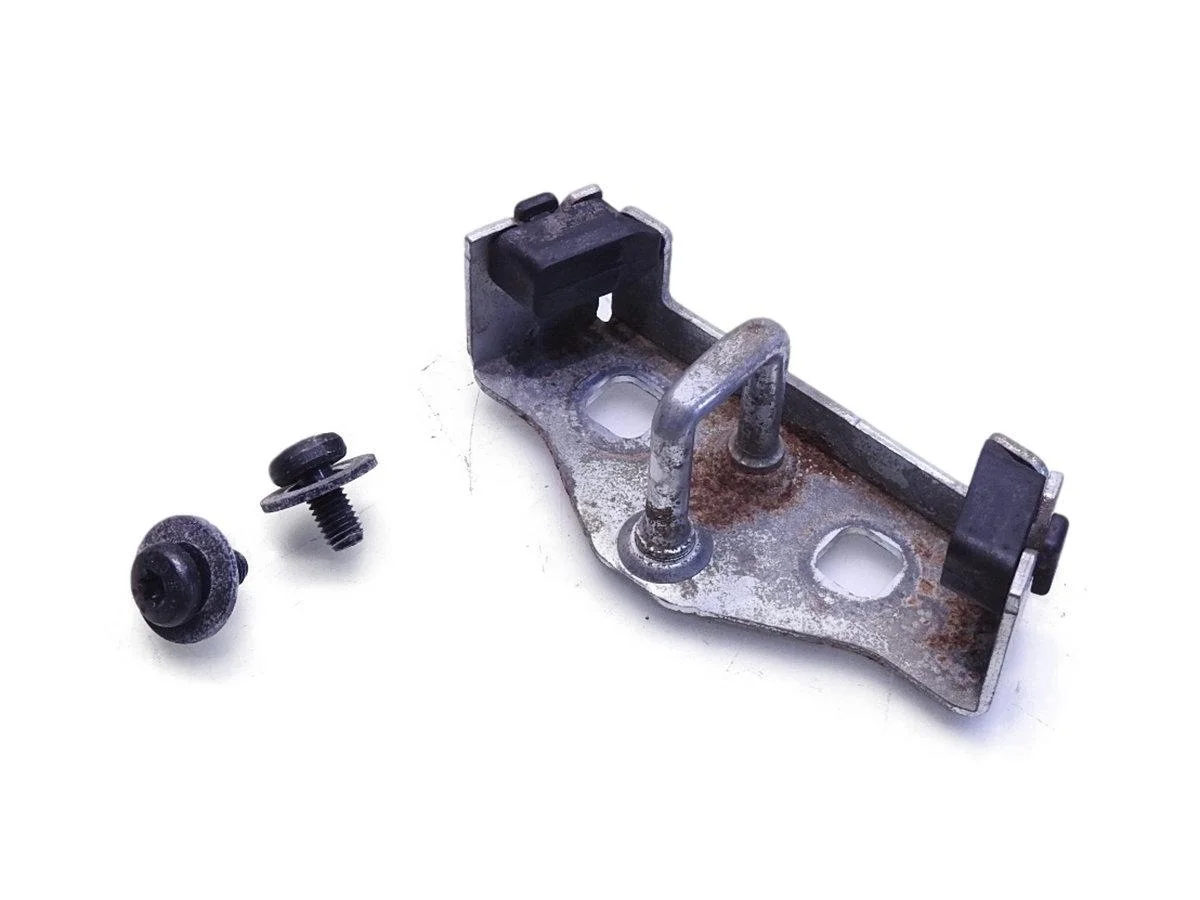 Rygiel serrure hayon Volvo V70 III 31218602