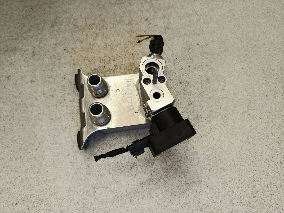 Mercedes-Benz EQB Klimatisiertrockner A2438308400 image 4