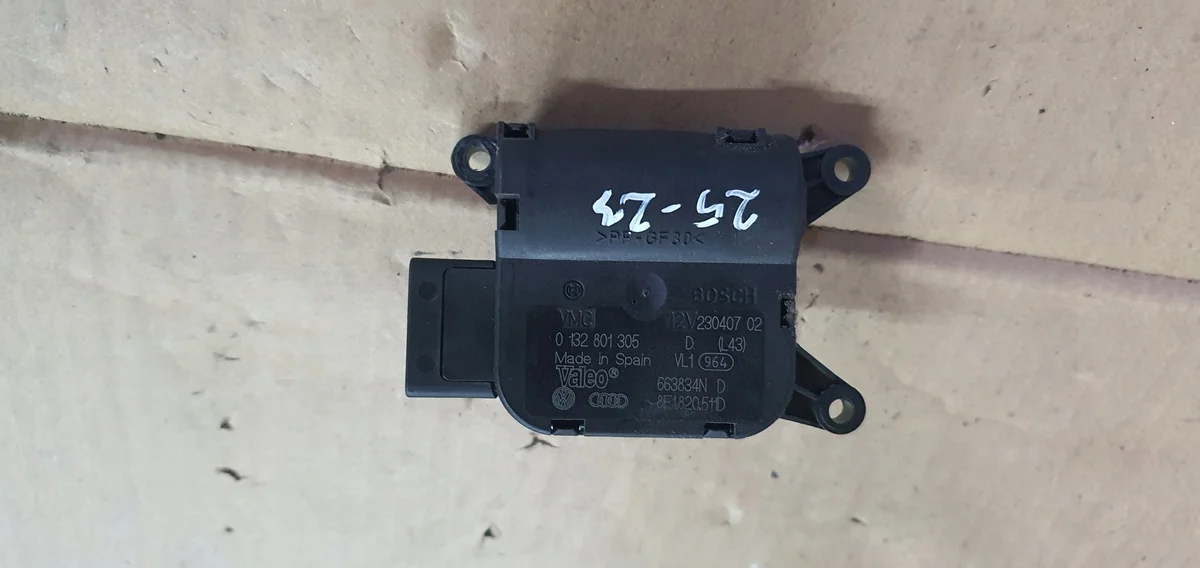 Audi A4 B6 Moteur volet chauffage 8E1820511D