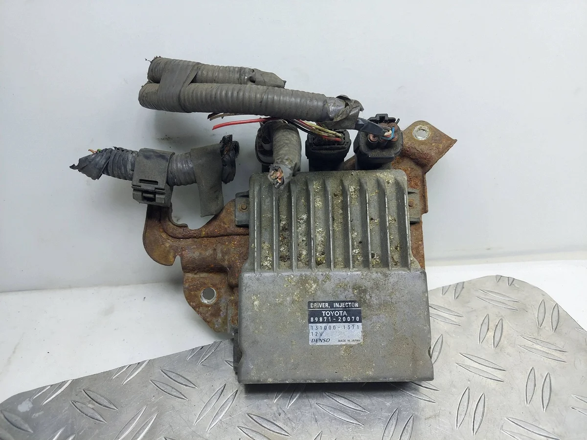 Fuel Injector Control Module Toyota Avensis 89871-20070