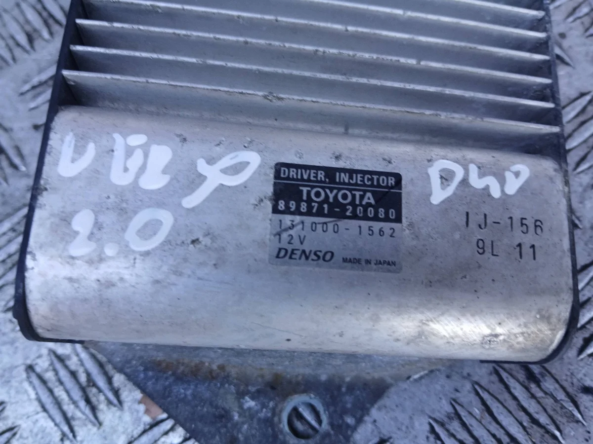 Toyota Verso Injection Control Module 8987120080 image 3