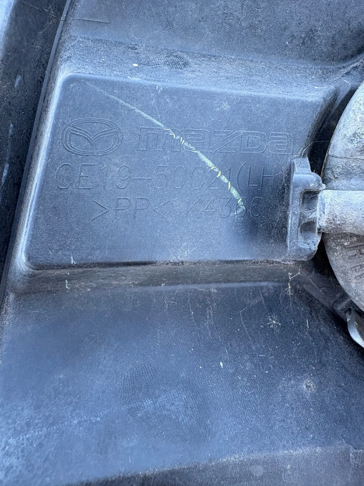 Mazda 5 Nebelscheinwerfer Links Gitter image 7