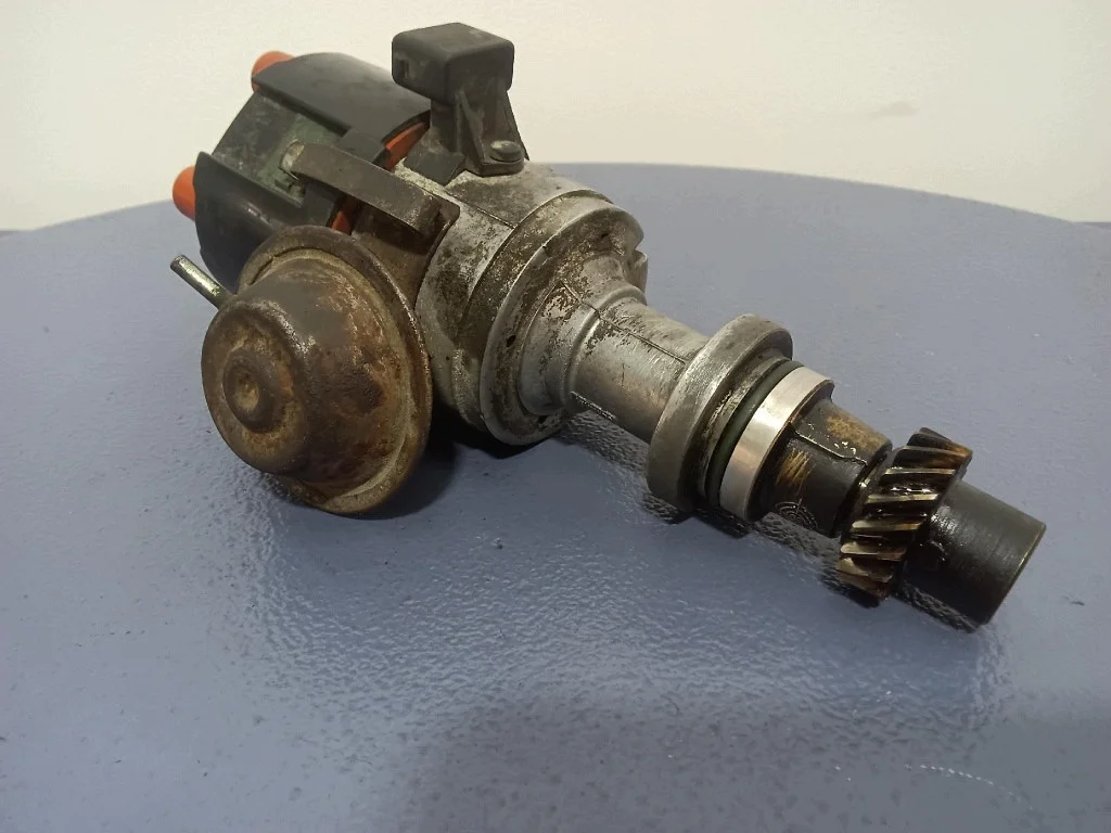 Audi 80 B3 Ignition Module 050905205C