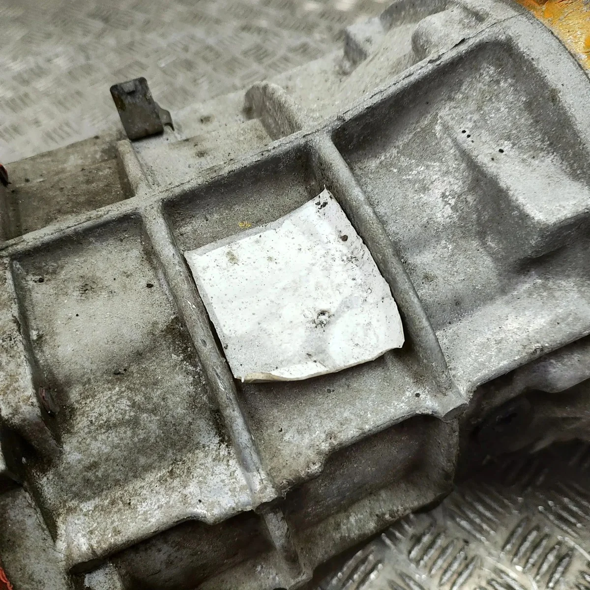 Toyota Hilux Getriebe 33030-3G120 image 7