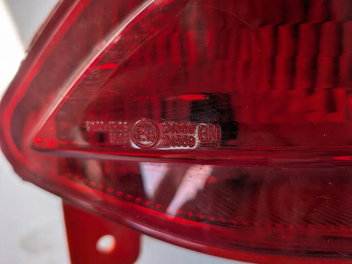 Opel Mokka X Rückleuchte Nebel E1324558 image 5