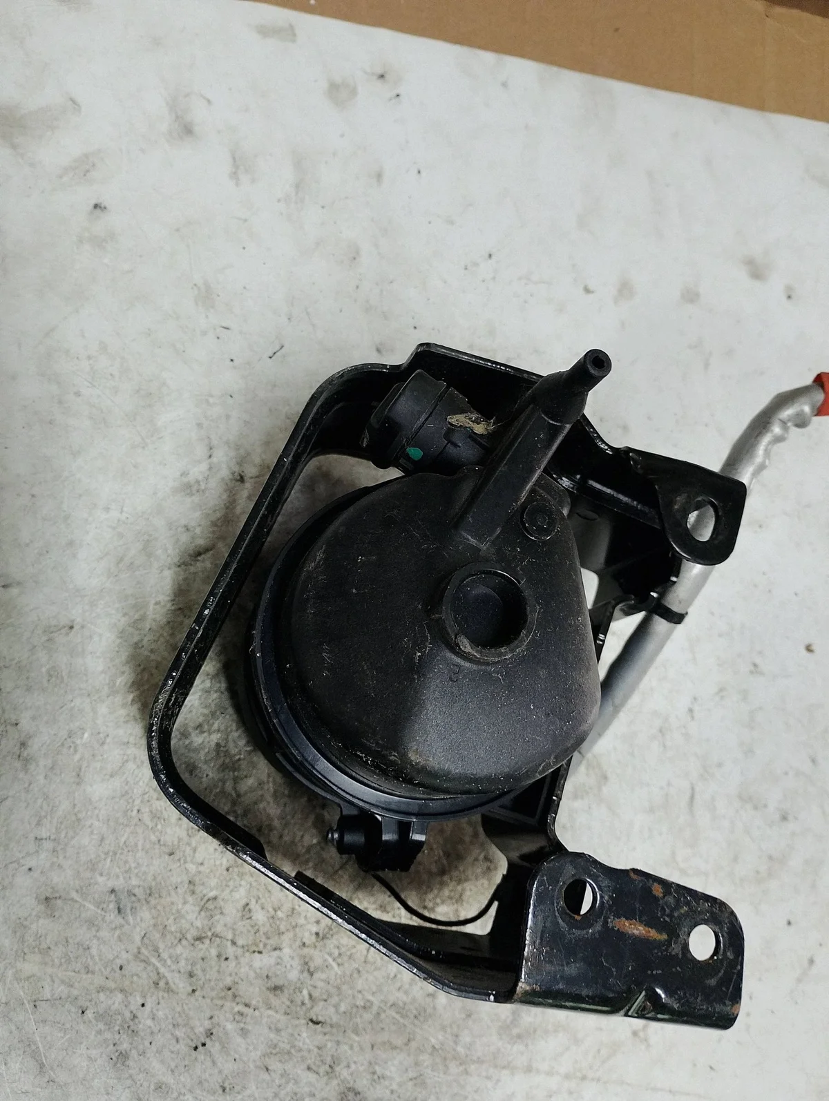 Jaguar Kraftstofffilter Halterung HJ329D202AC image 5