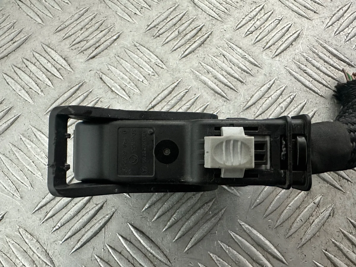 ABS Pumpenstecker Mercedes A0009828709 image 9