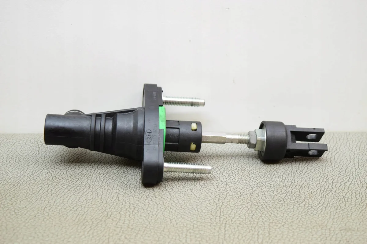 Kupplungsnehmerzylinder Toyota Corolla E160/E170 image 4