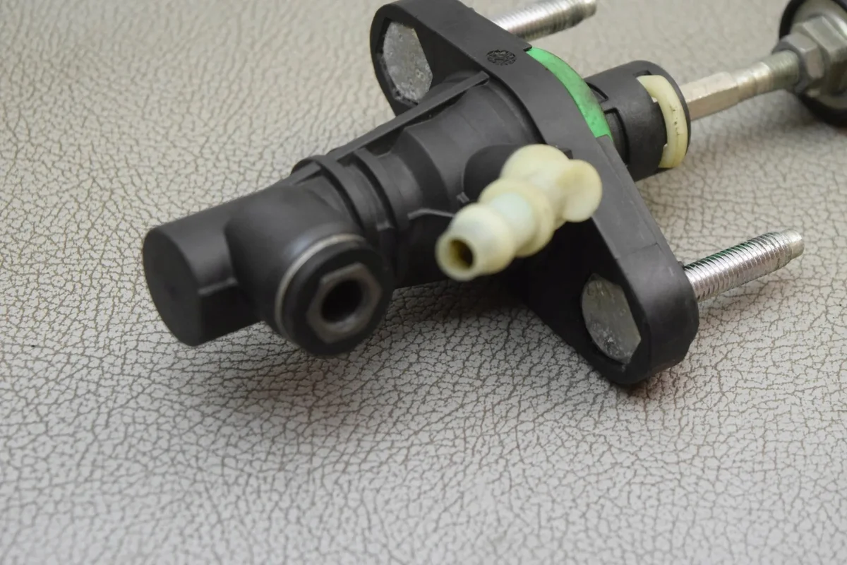 Kupplungsnehmerzylinder Toyota Corolla E160/E170 image 9