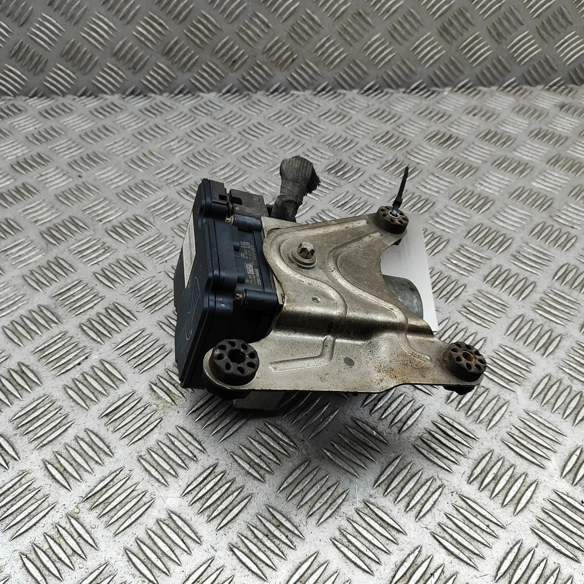 ABS-pumppu BMW 5-sarja F11 6797676 BMW5SER12-32831664DAL image 4