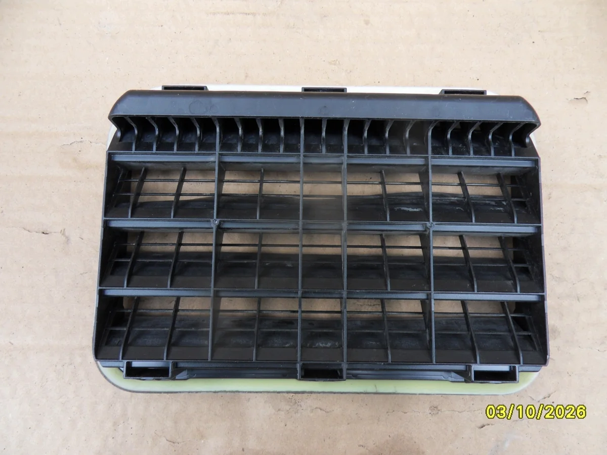 Rejilla ventilación trasera Skoda Octavia III 7PP819181A image 5