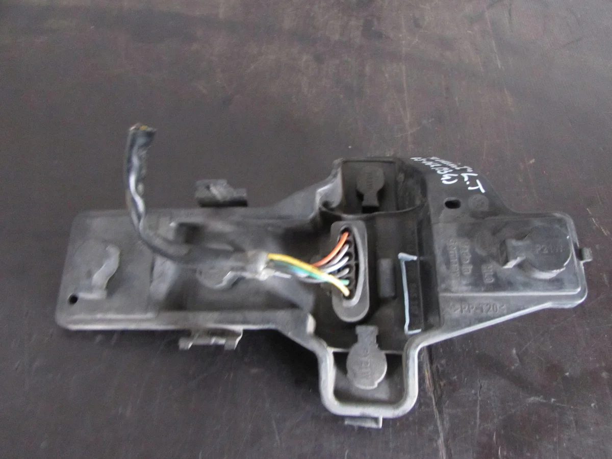 Achterlicht links VW Touran I 03-06 KBI64722 image 6