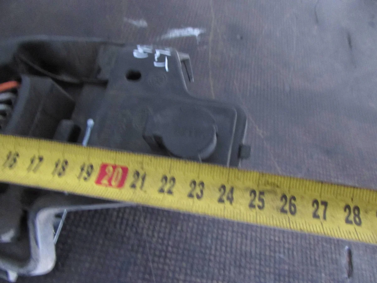 Achterlicht links VW Touran I 03-06 KBI64722 image 7
