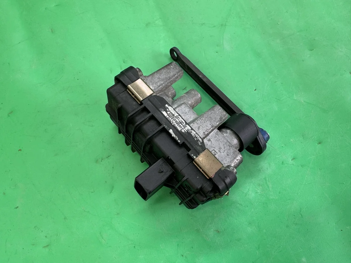 Turbon lataussäädin BMW 5 F11 F10 LCI 3.0 D 537841641