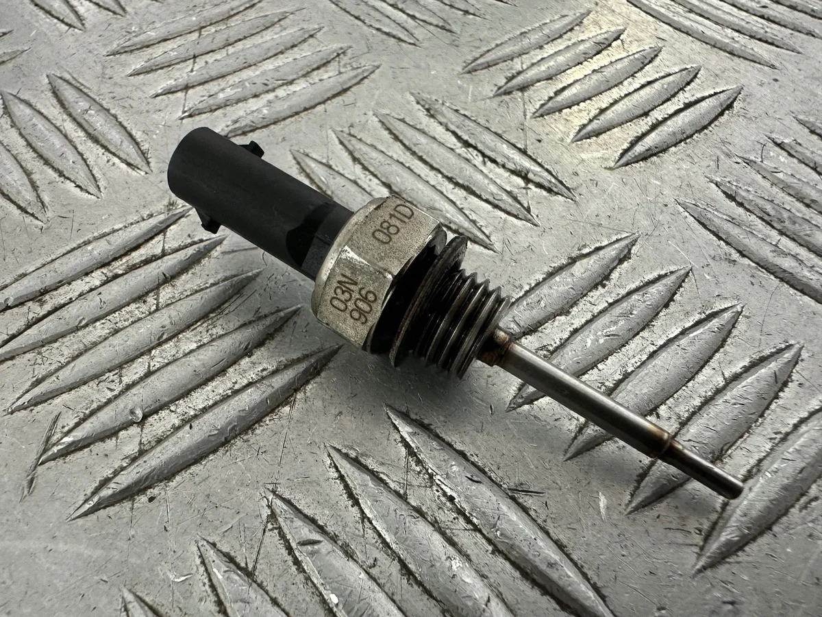 Sensor de Temperatura Skoda Octavia 2.0 TDI 03N906081D