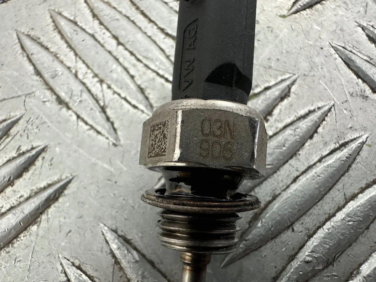 Temperatuursensor Skoda Octavia 2.0 TDI 03N906081D thumbnail 5