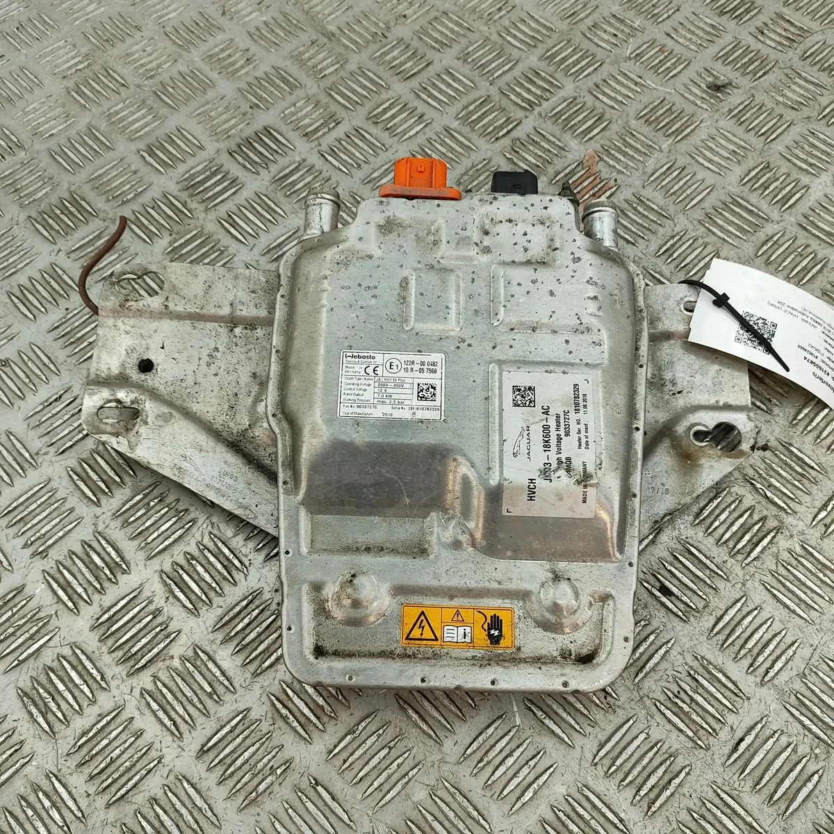 Calentador refrigerante Jaguar J9D3-18K600-AC