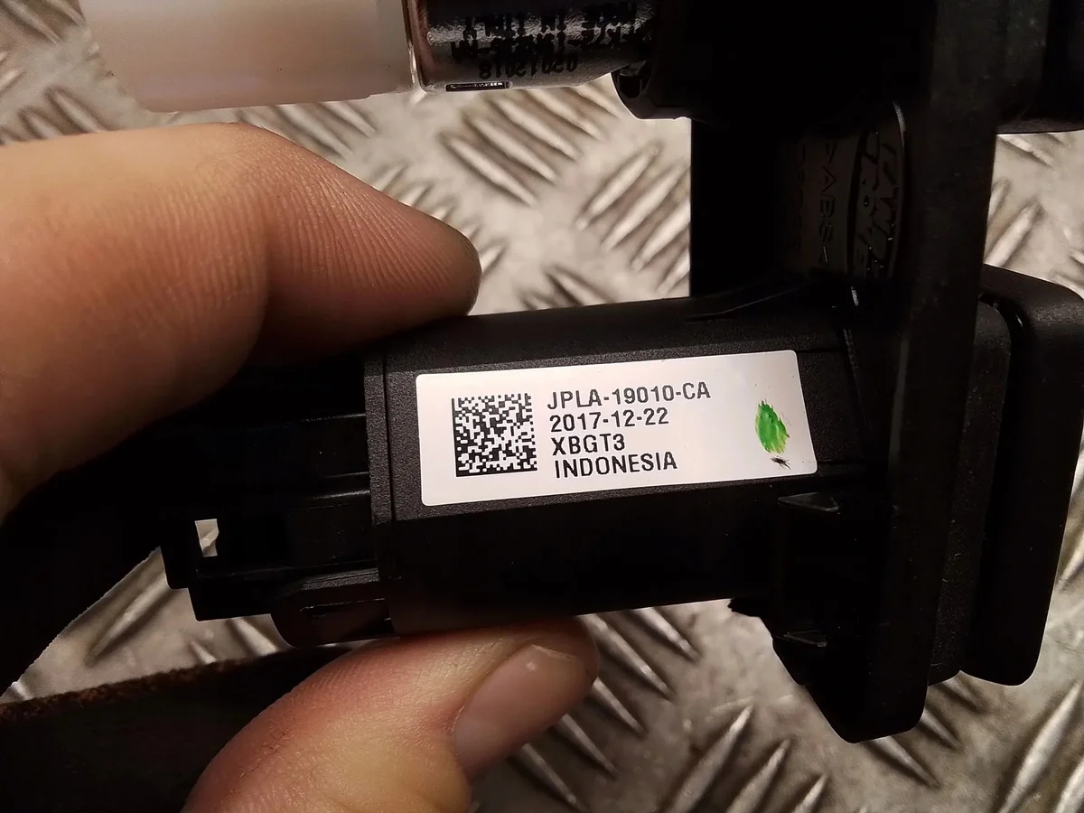 Range Rover Toma USB JPLA-19010-CA image 6