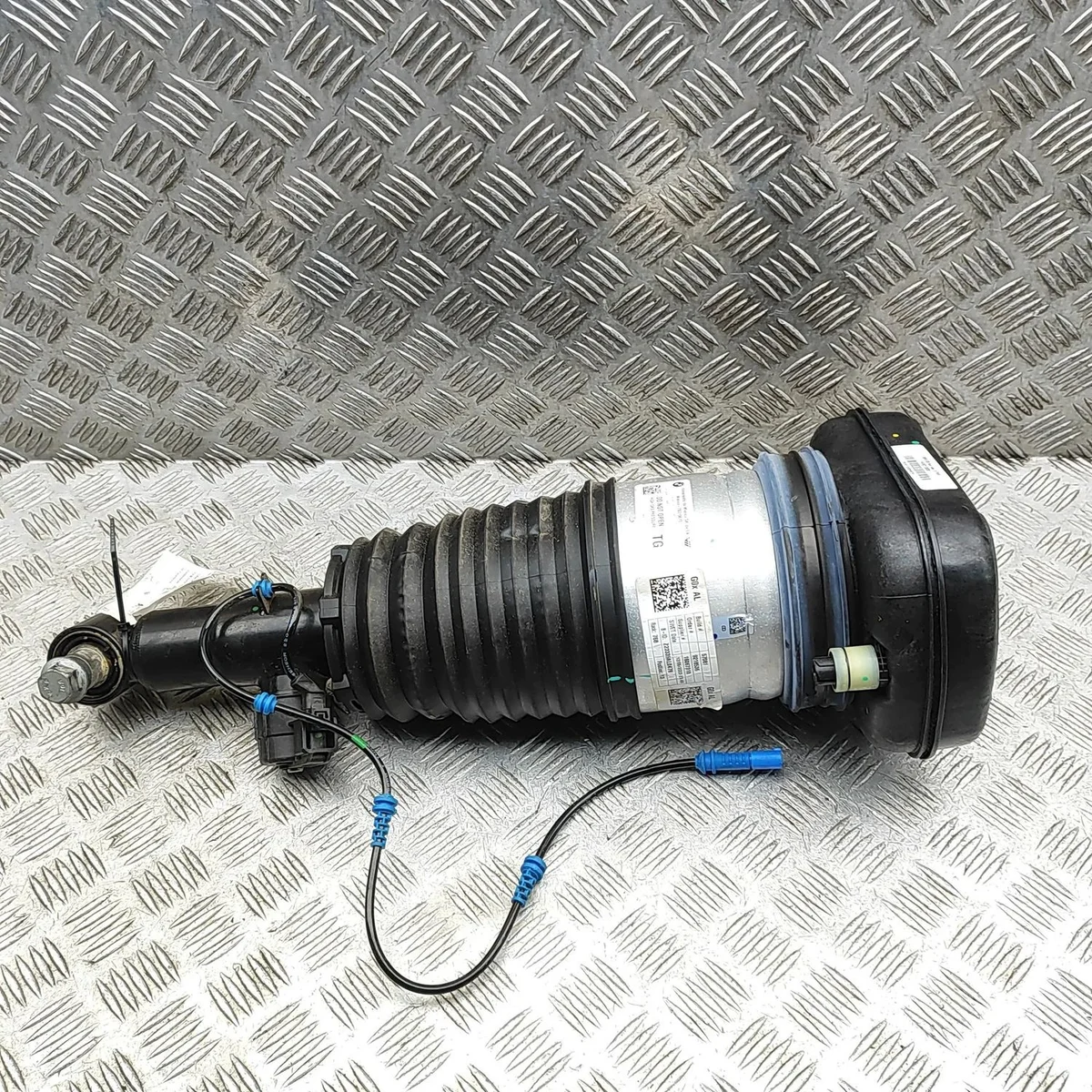 Amortisseur pneumatique gauche BMW X5 E70 BMWX524-34218735DAL
