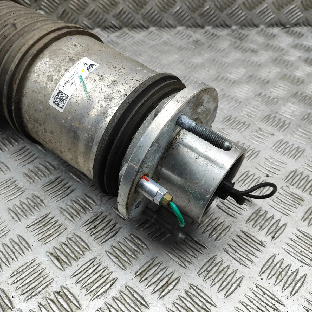 Amortyzator Porsche Taycan 9J1 2018 image 4