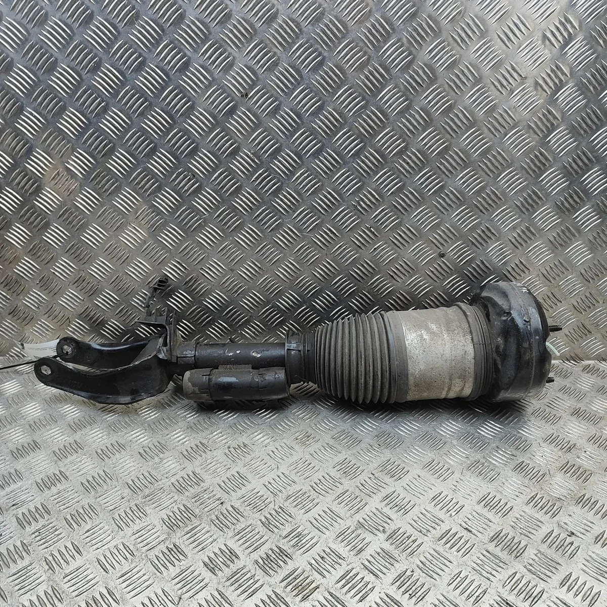 Ilmajousitus Mercedes GLE W167 A1673203113