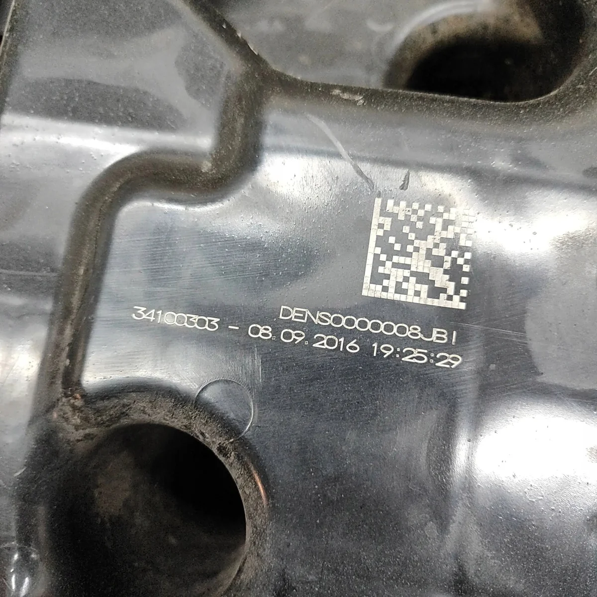Mercedes W213 AdBlue Tank A0994711100 image 6
