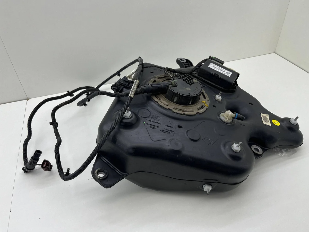 Audi A7 4G Zbiornik AdBlue 4G0131877K