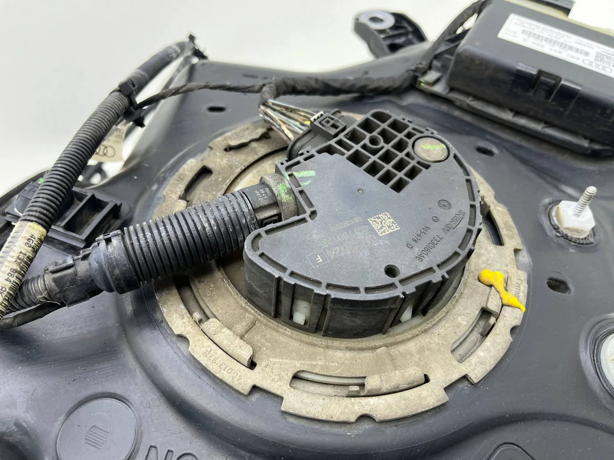 Audi A7 4G Zbiornik AdBlue 4G0131877K image 3
