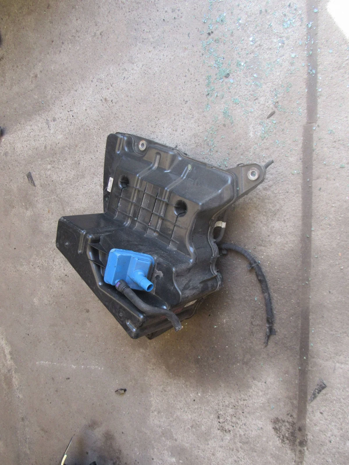 AdBlue-tank Audi A4 S4 B9 8W0131879AN