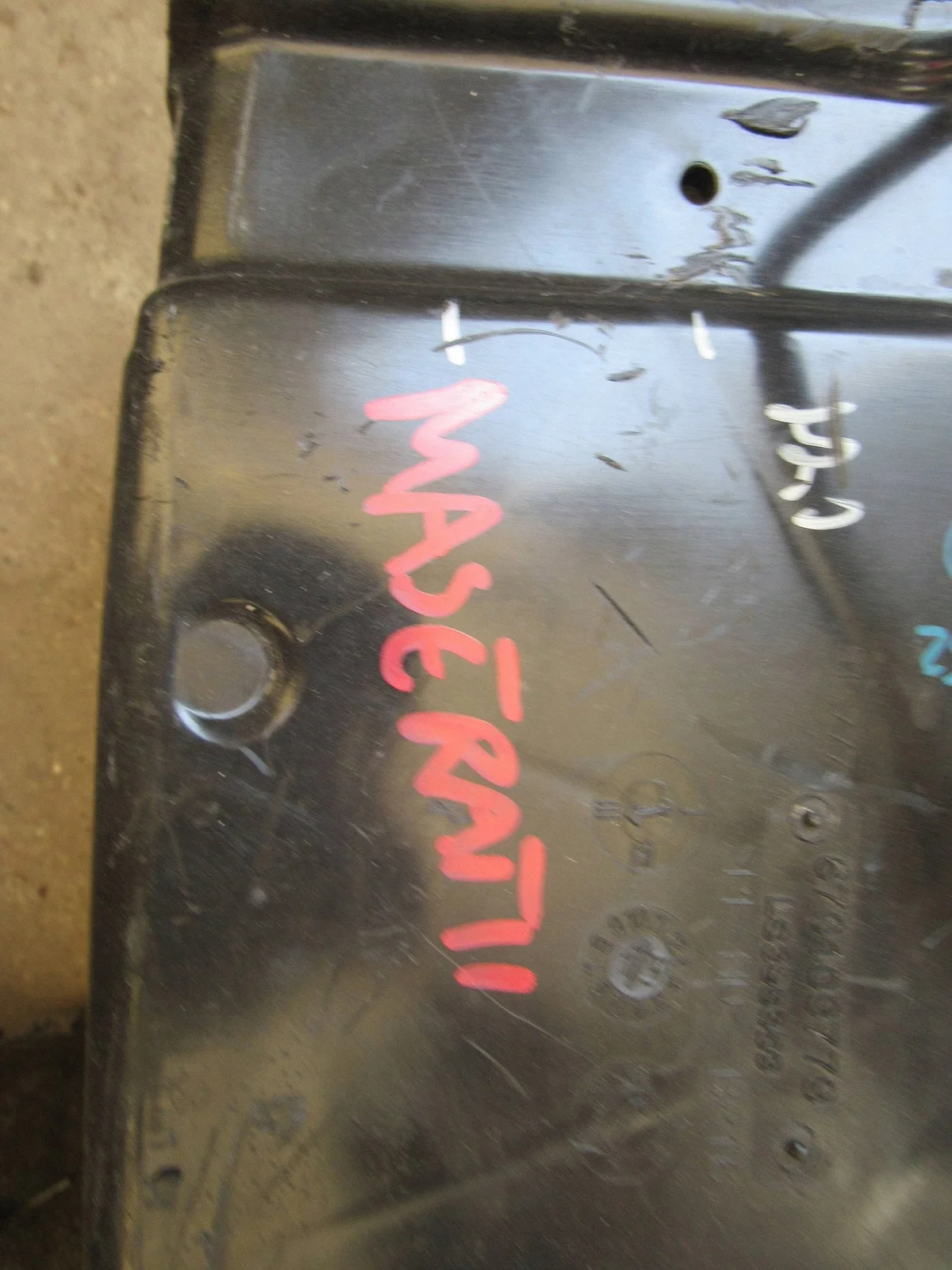 Maserati Ghibli AdBlue Tank C6701097780 image 3