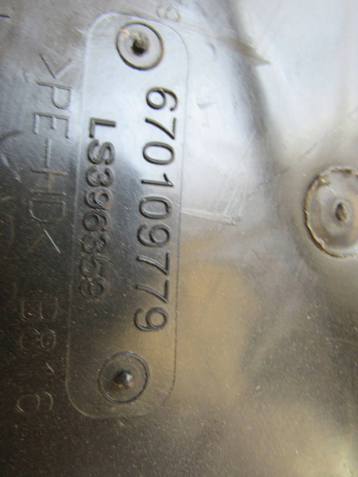 Maserati Ghibli AdBlue Tank C6701097780 image 4