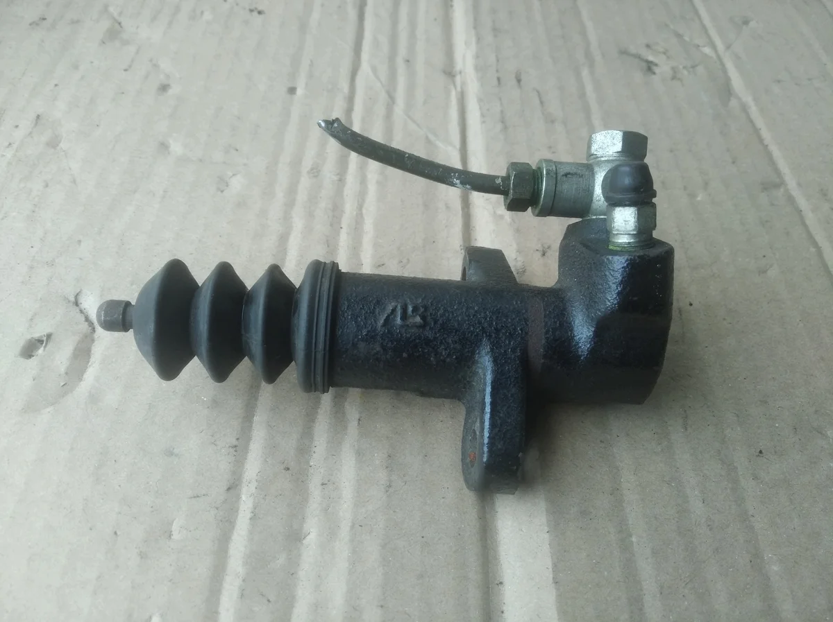 Kupplungsnehmerzylinder Volvo V40 S40 image 3