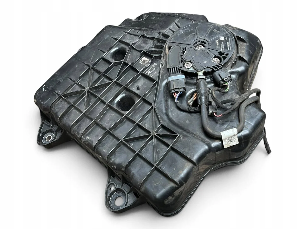 AdBlue Tank Mercedes-Benz C W205 A2054703901 image 5