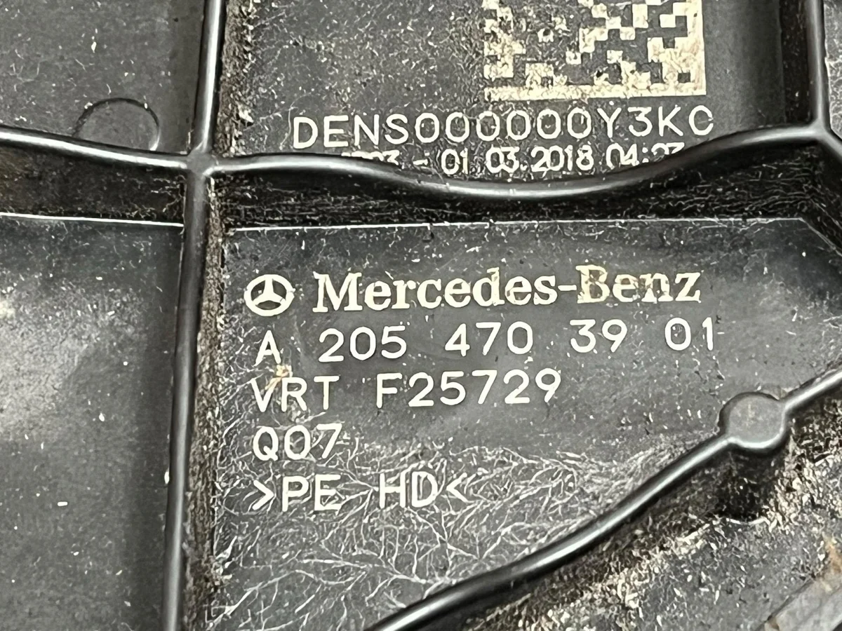 AdBlue Tank Mercedes-Benz C W205 A2054703901 image 6