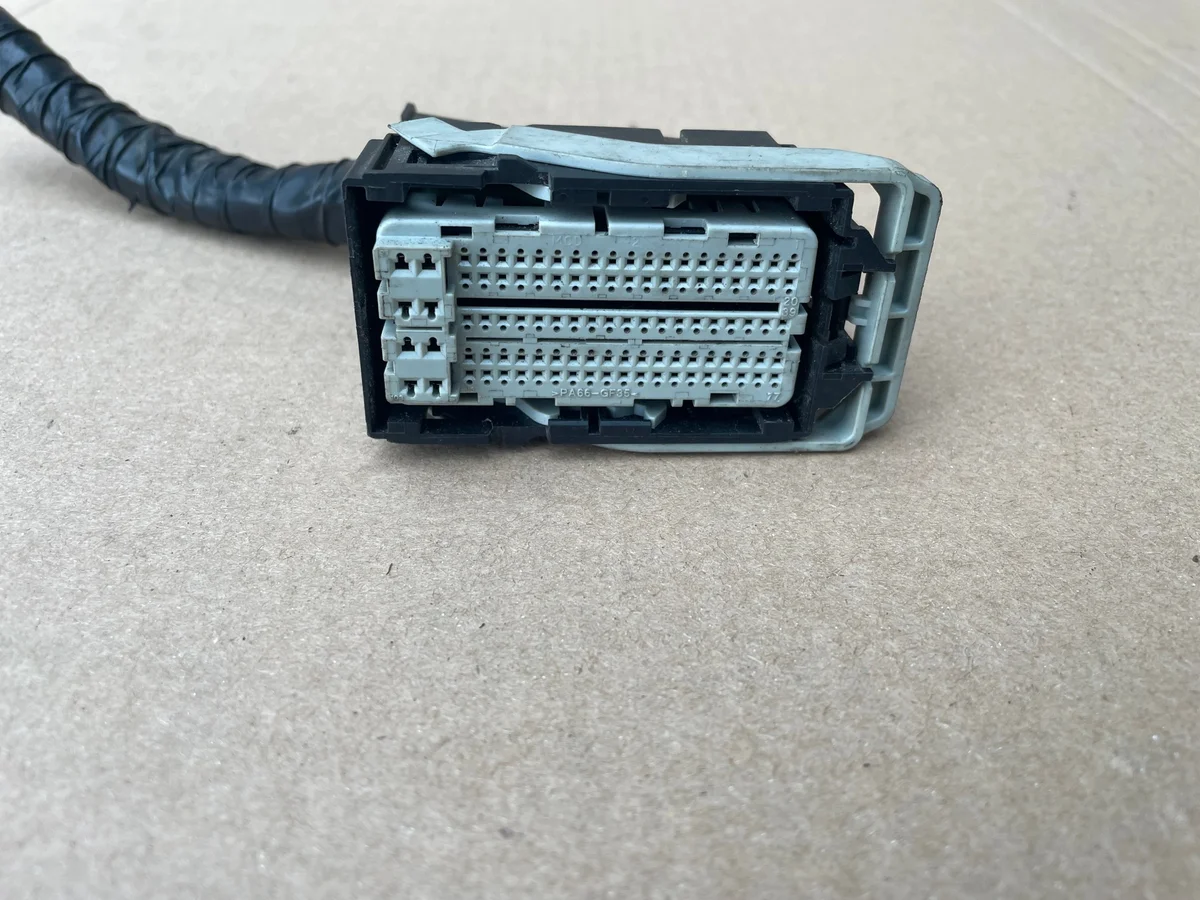 Ford Focus MK3 1.0 EcoBoost Computer Plug image 4