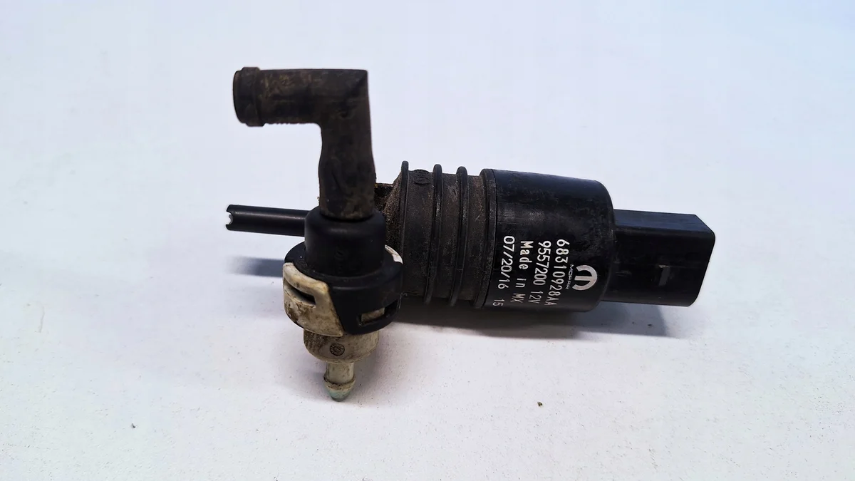 Scheibenwaschpumpe Jeep Grand Cherokee WK2 68310928AA