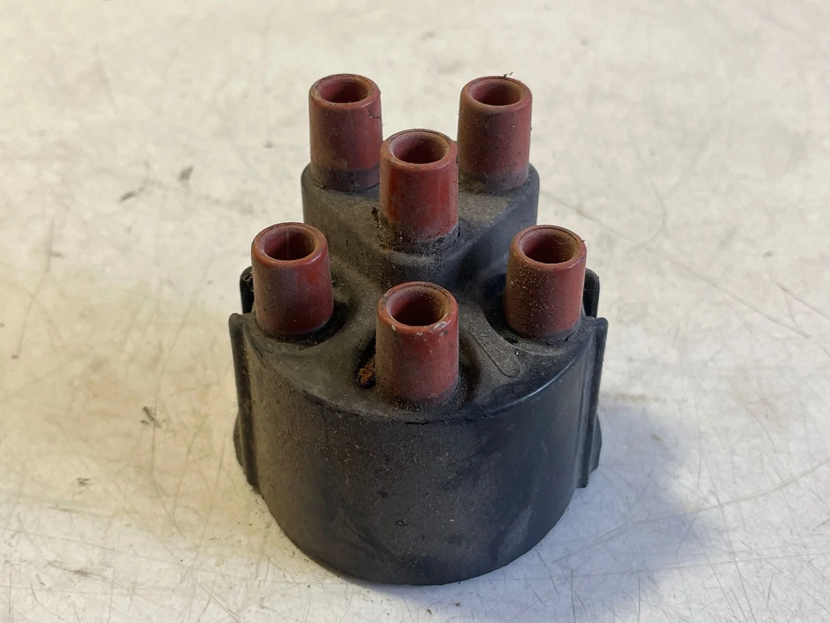 Ignition Distributor Cap Audi 80/90 034905207B