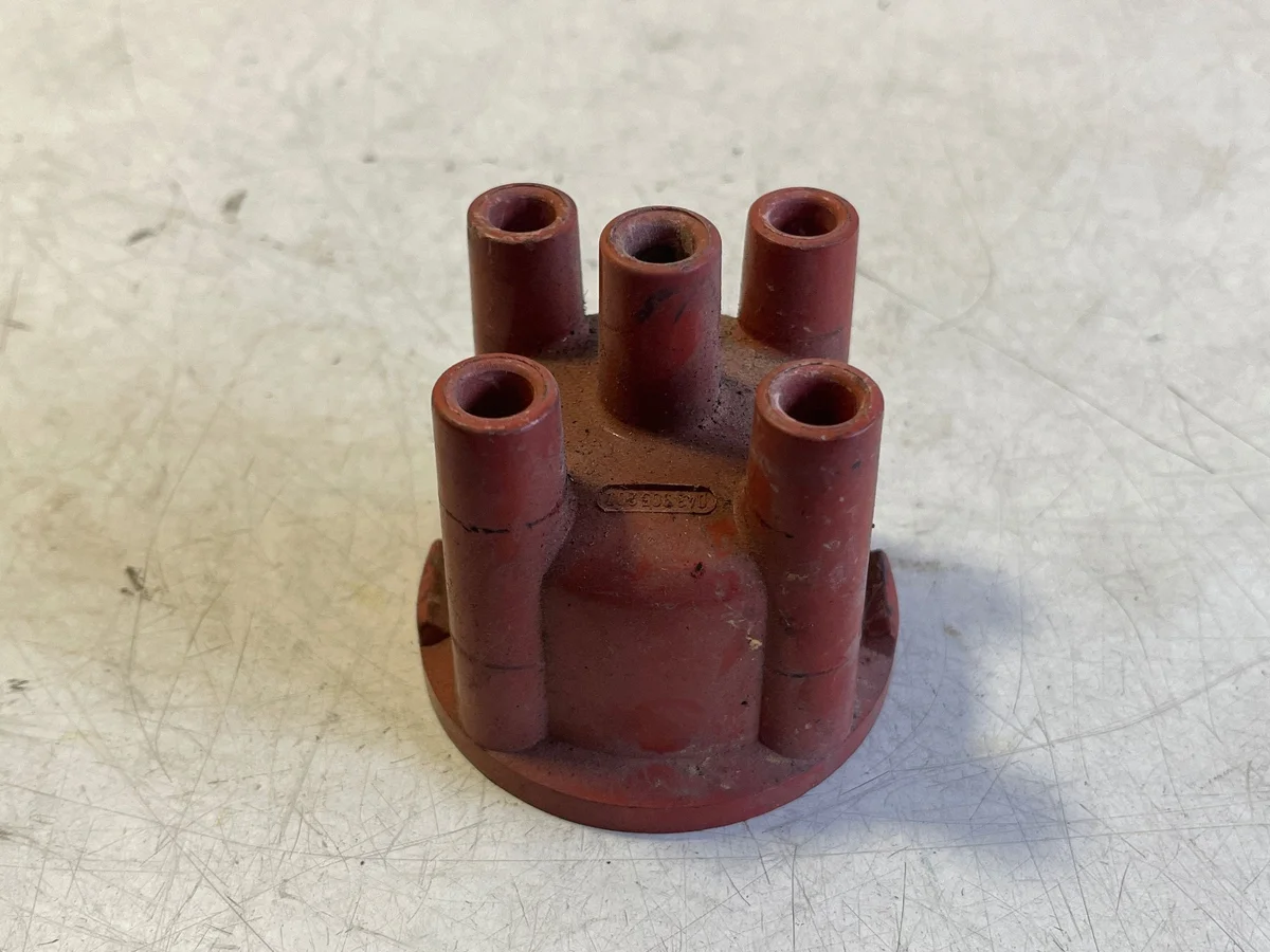 Audi 80/90 B3 Ignition Distributor Cap 043905207