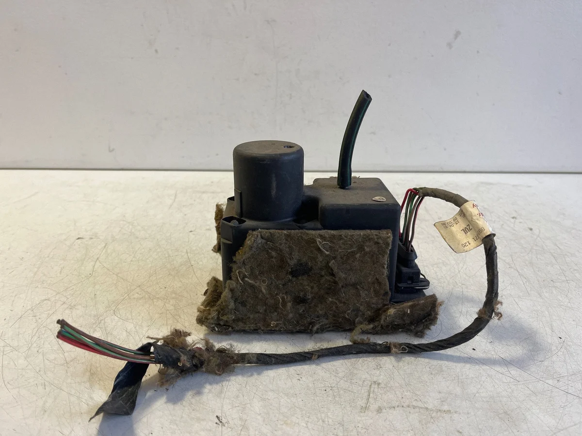 Central Locking Pump Audi 80 90 B3 443862257D