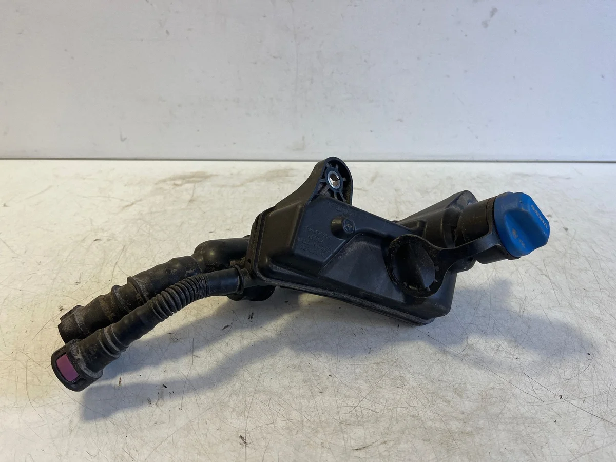 Réservoir AdBlue Volvo V60 32139159