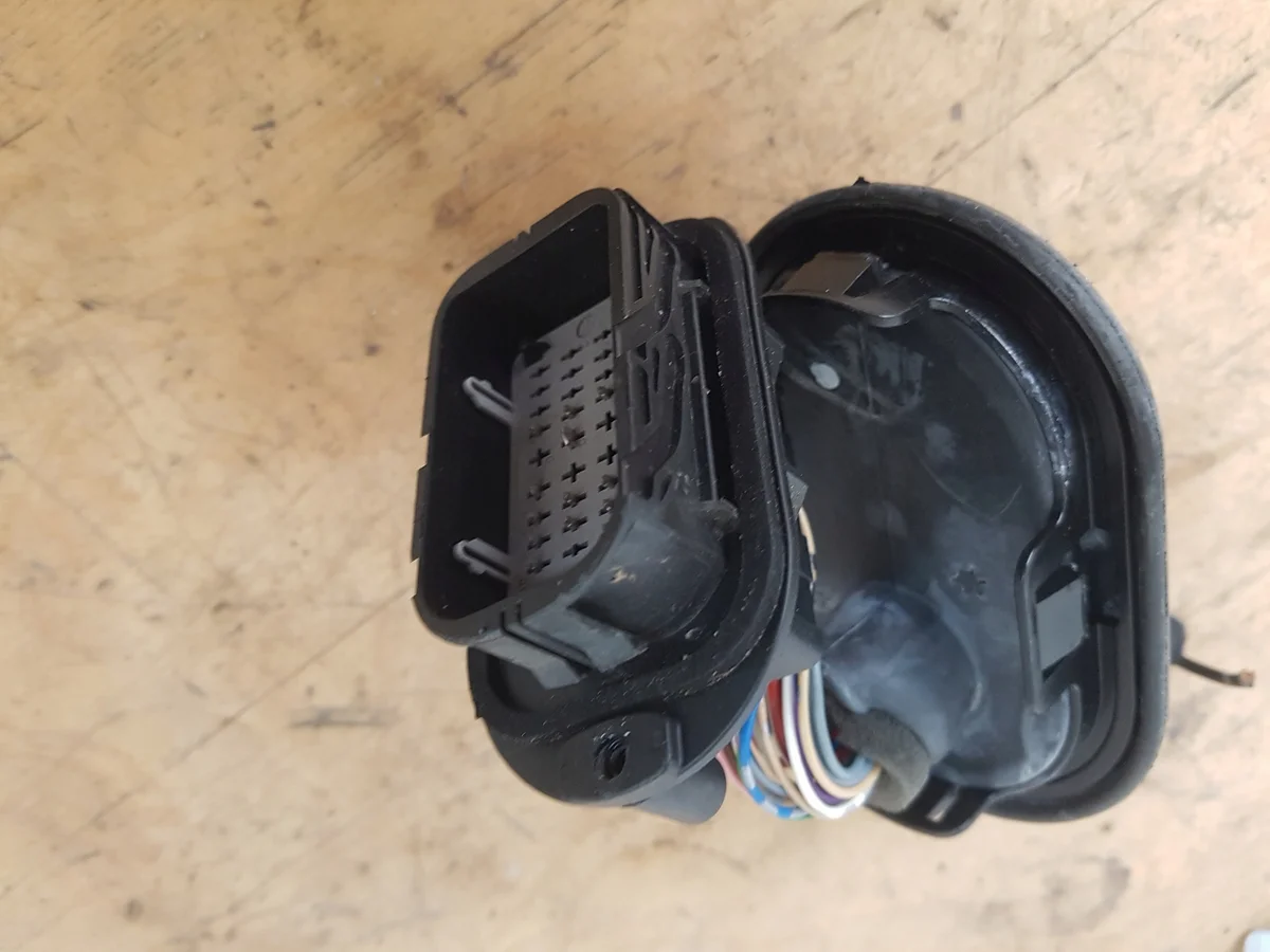 Renault connector plug 211pl429s0034 image 2
