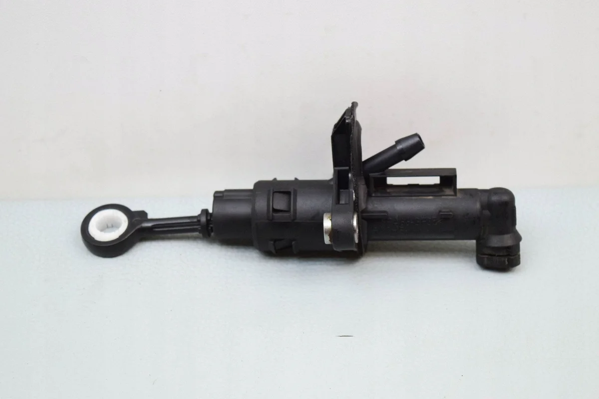 Pompette d'embrayage Skoda 6R0721388D image 2