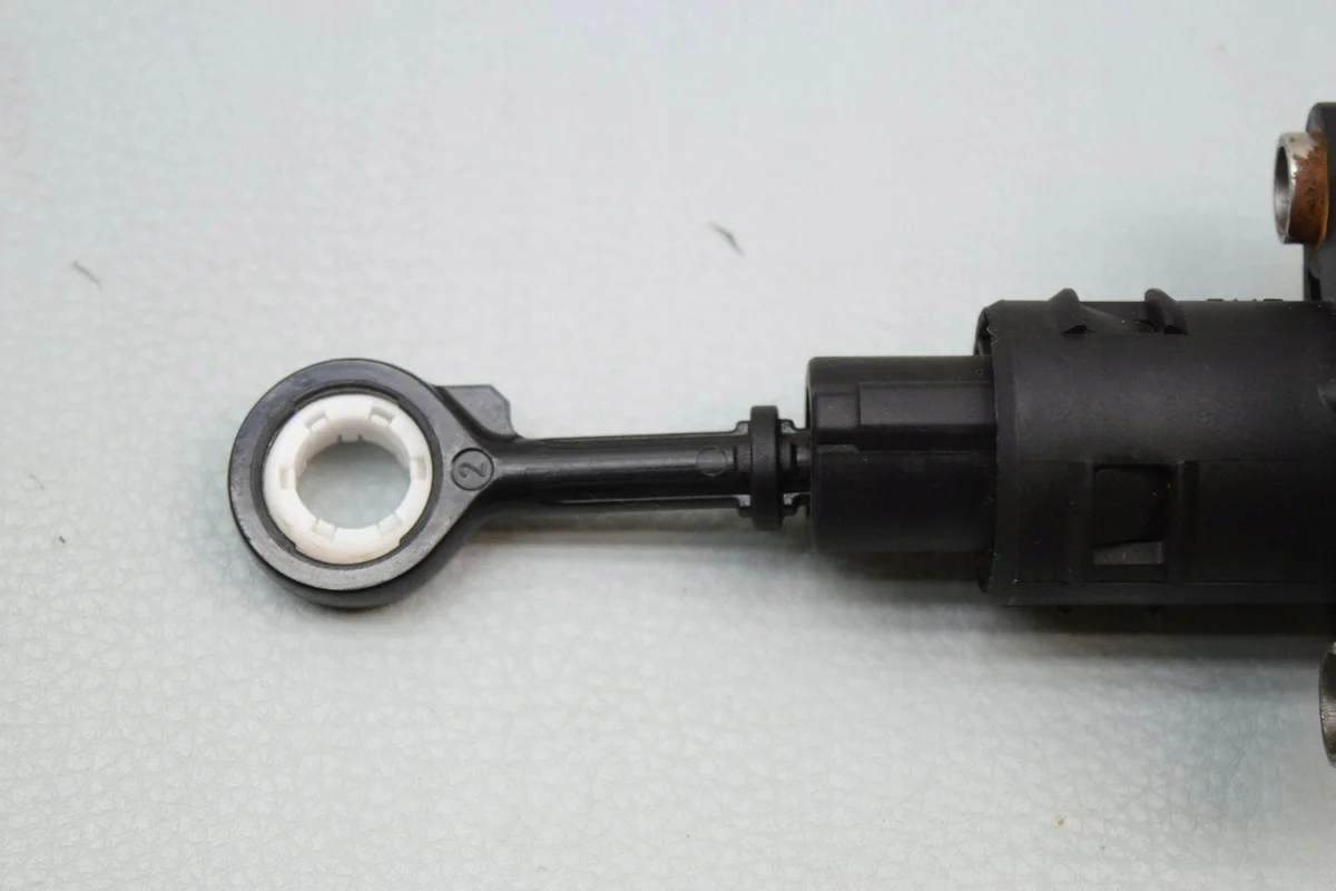 Pompette d'embrayage Skoda 6R0721388D image 6
