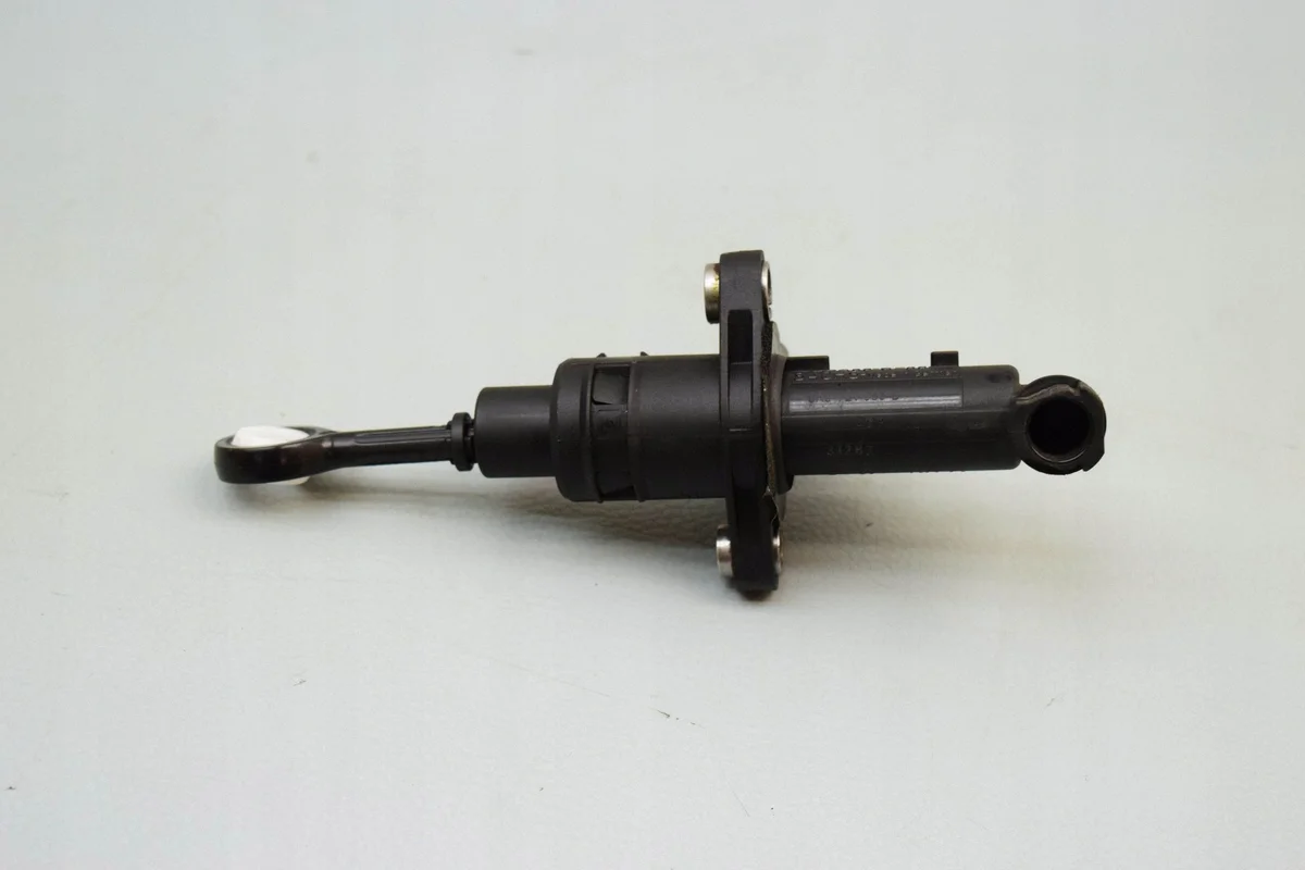 Pompette d'embrayage Skoda 6R0721388D image 8